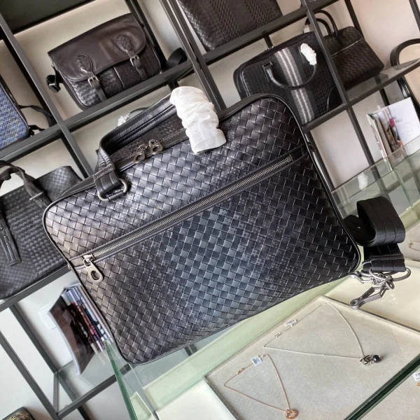 BV Briefcase Size:36cm 98028 Black