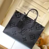 Louis Vuitton Size: 41.0 x 34.0 x 19.0 cm