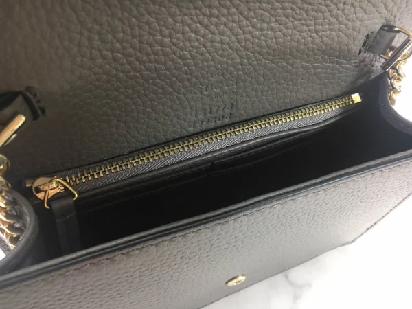 Model: 499808 Size: 20*12*6cm