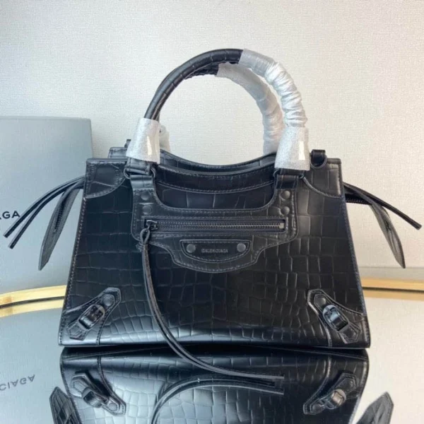 Balenciag* Neo Classic Casual Bag Size: 18cm