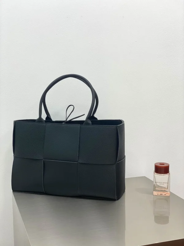 BV ARCO TOTE bag Size:38x25cm 609175