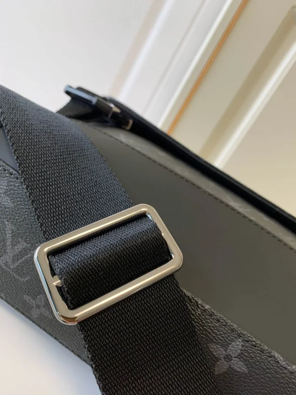 LV Model: M40511 Size 32*23*9cm