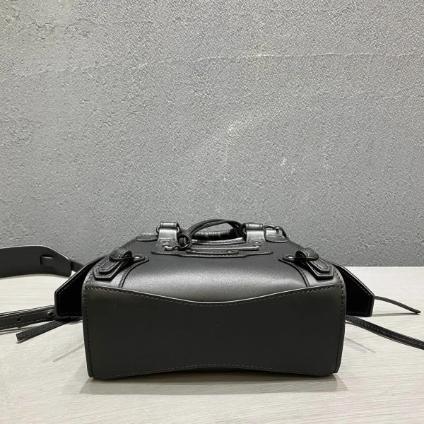 Balenciag* Neo Classic biker bag Size: 1993 Size: 13.5*18*7.5*12cm