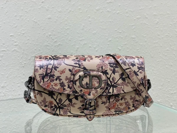 Bobby East-West bag Size 22cmx13x5