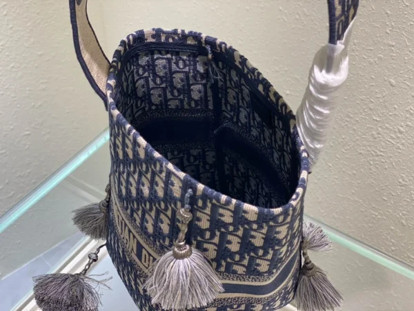 BUBBLE Bucket Bag Size:16 x 25 x 16 cm