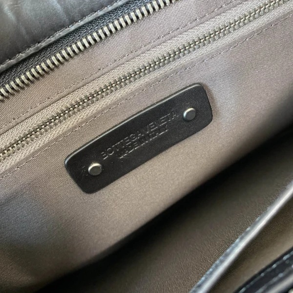 BV Briefcase Size:38cm
