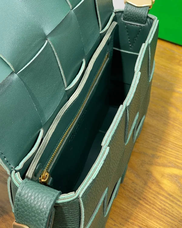 BV CASSETTE bag Size: 23x15 666870