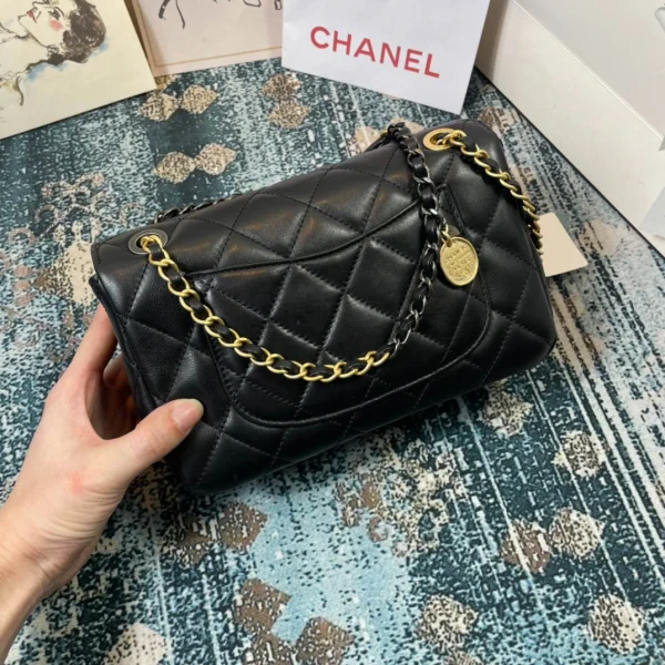 297922c badge bag size: 14x22x8cm