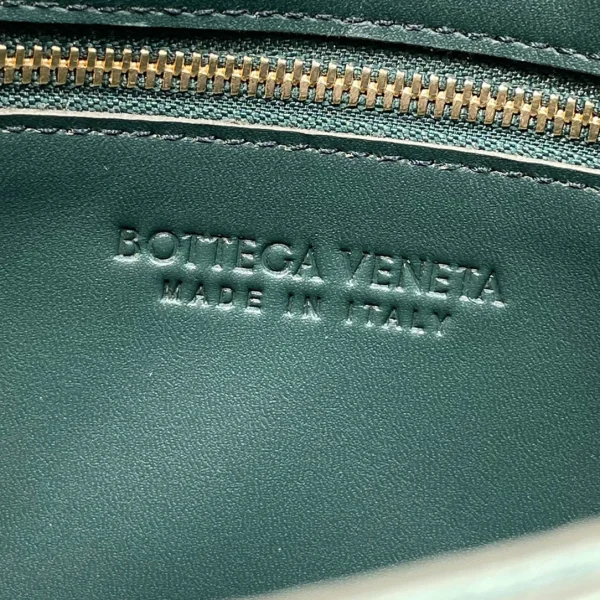 BV CASSETTE bag Size: 23x15 666870