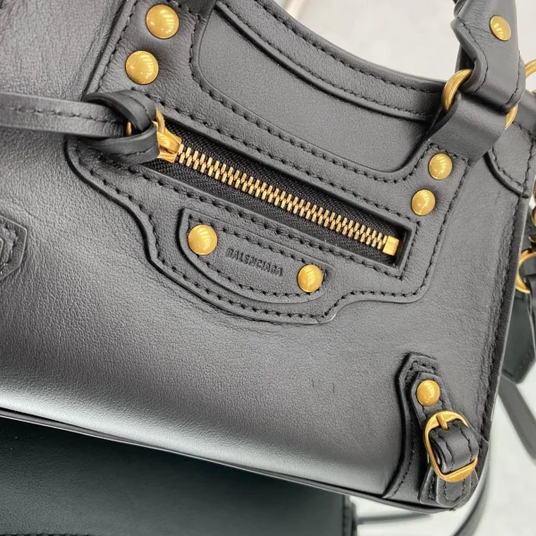Balenciag* Neo Classic biker bag Model: 1993 Size: 13.5*18*7.5*12cm