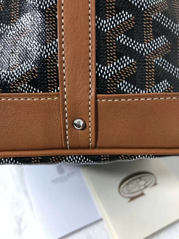 Goyard Shoulder Bucket Bag Size: 17.5*15*H 23cm