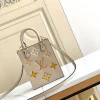 Louis Vuitton Size: 14.0 x 17.0 x 5.0 cm