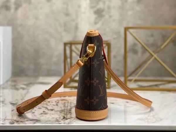 Louis Vuitton Medium Vintage Bag Series Size: 14.5*18*6.5cm