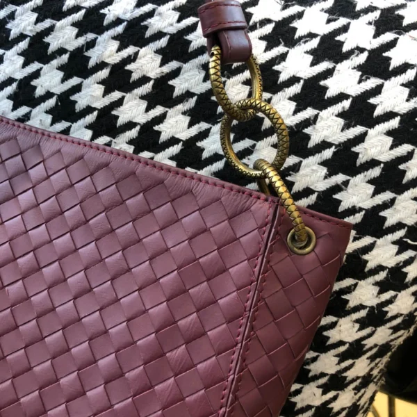 BV Briefcase Size: 33cm Date Red