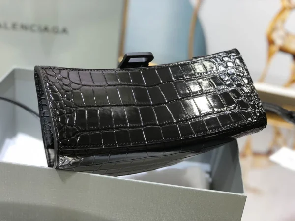 Balenciaga Paris Model: 23x10x24cm Size: 19x8x21cm