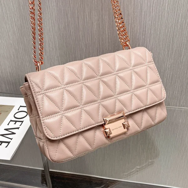 MK small fragrant style sheepskin bag chain pink Size: 25CmX16cmX8.5cm