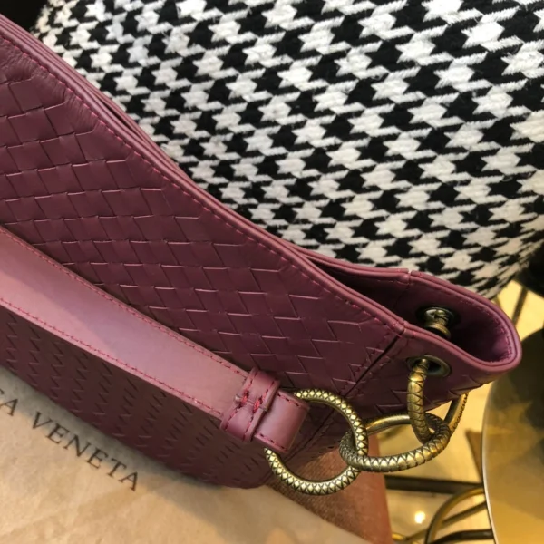 BV Briefcase Size: 33cm Date Red