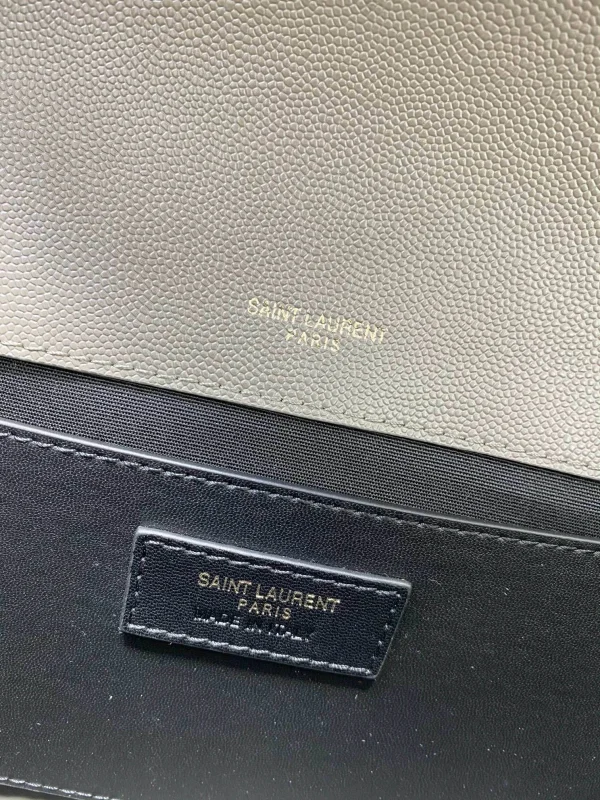 Saint Laurent Messenger Bag Size: 24x17.5x6 Code: 392739