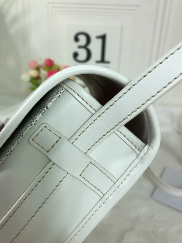 Goyard size:22*7*18cm