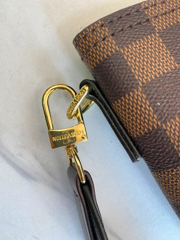 Louis Vuitton size£º28X28X14cm pocket 43cm
