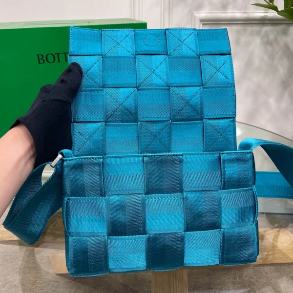BV Bottega Veneta bag Size: 26x6cm Peacock blue
