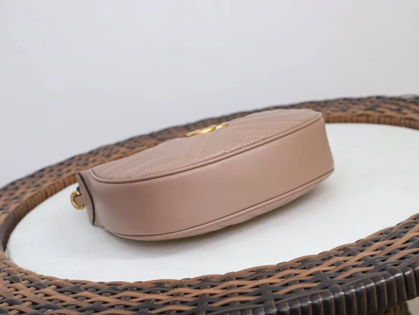 Model: 699514 Size: 21.5x11x5cm