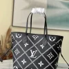 Louis Vuitton Spring Collection Size: 31 x 28 x 14 cm