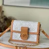 Louis Vuitton Size: 25 x 17 x 10.5 cm