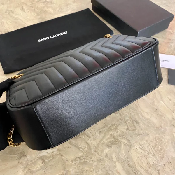 Saint Laurent Shoulder slant bag Size: 28x17x8.5cm Code: 671691