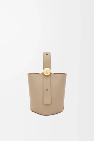 Loewe Pebble Bucket Size : 16*16*19.5cm