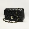 CHANEL SIZE : 12 x 20 x 6 cm