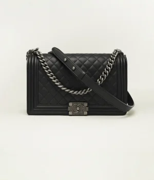 CHANEL BOY CHANEL SIZE : 17.5 x 28 x 7.5 cm