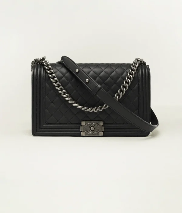CHANEL BOY CHANEL SIZE : 17.5 x 28 x 7.5 cm