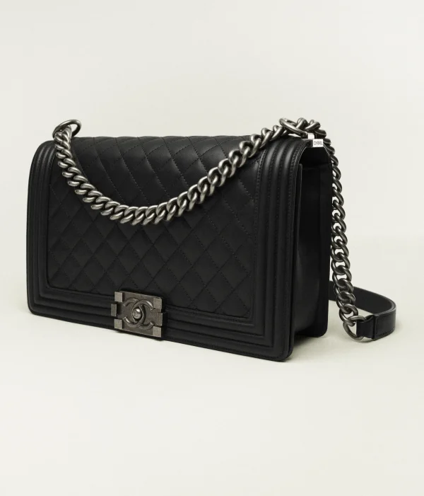 CHANEL BOY CHANEL SIZE : 17.5 x 28 x 7.5 cm