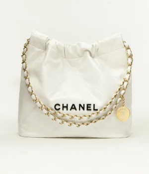 CHANEL 22 size : 35 x 37 x 7 cm