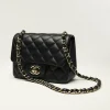 CHANEL SIZE : 13.5 x 17 x 8 cm