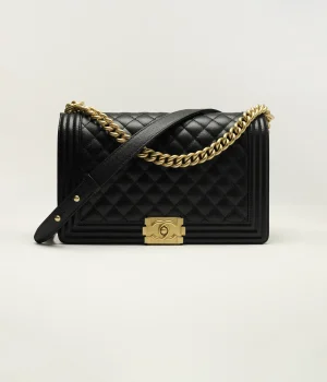 CHANEL BOY CHANEL SIZE : 17.5 x 28 x 7.5 cm