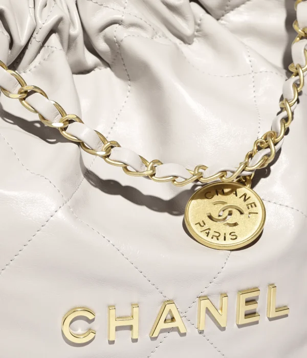 Chanel 22 size ： 35 x 37 x 7cm