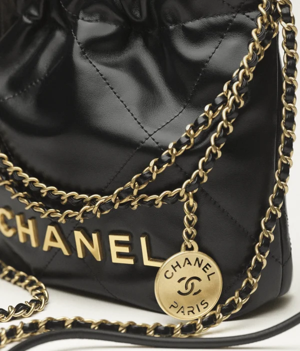 CHANEL 22 size ：20 x 19 x 6 cm