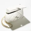 CHANEL 22 size : 16 x 26 x 9 cm