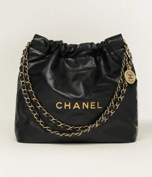 CHANEL 22 size : 35 x 37 x 7cm