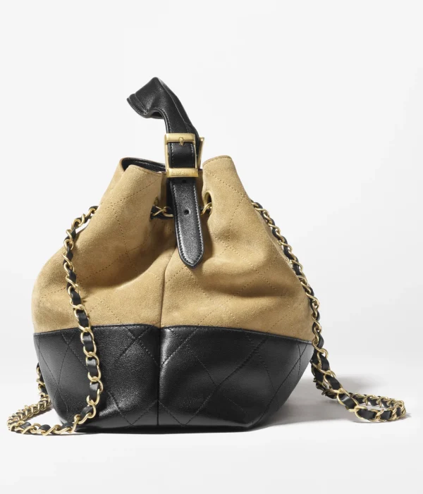 Chanel size : 24 x 36 x 14 cm