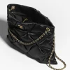 Chanel size : 28 x 40 x 2 cm