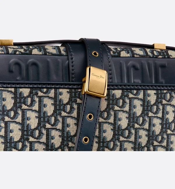 Dior 30 Montaigne size : 24cm*17cm* 8cm