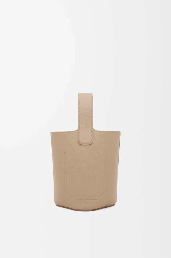 Loewe Pebble Bucket Size : 16*16*19.5cm