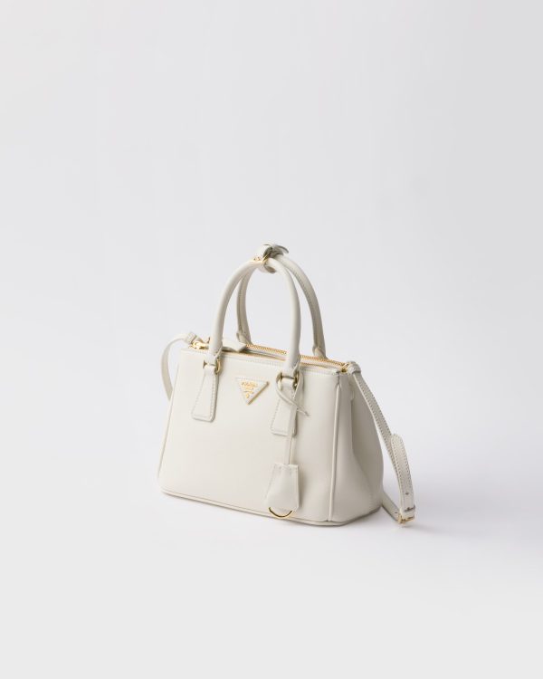 Prada Galleria Size : 16.5*24.5*11cm