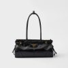 Prada Bonnie Size : 15.5832*12cm