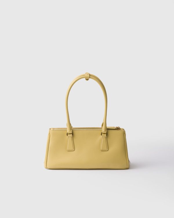 Prada Galleria Size : 14*30*10.5 cm