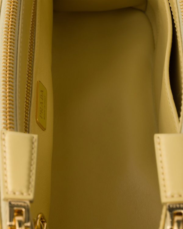 Prada Galleria Size : 14*30*10.5 cm