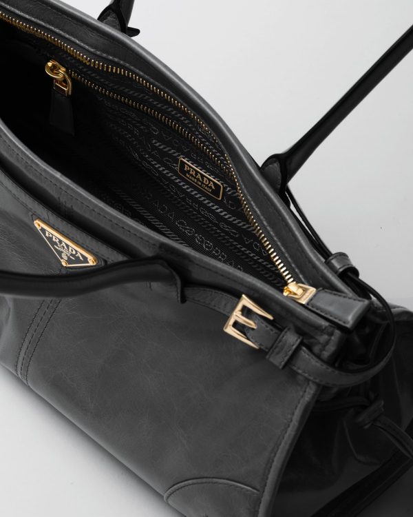 Prada Bonnie Size : 15.5832*12cm